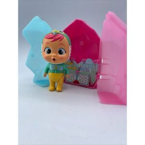 Cry Baby Icy World in case with shoes, bottle & crown
